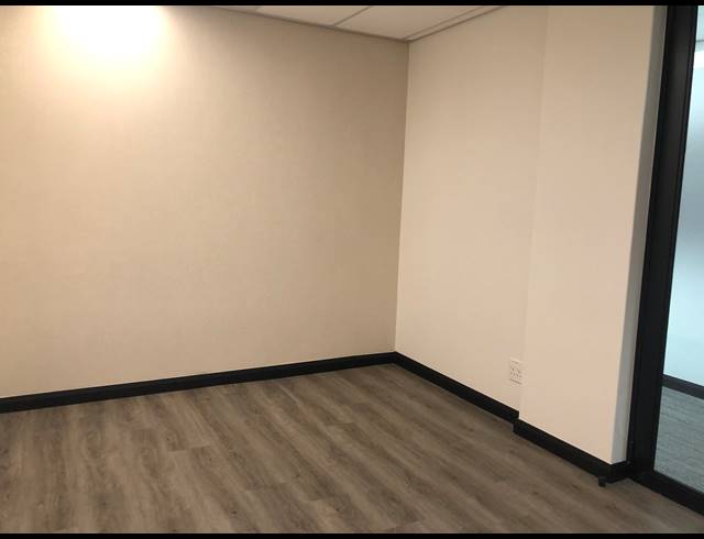 217M² OFFICE TO LET IN SANDHURST